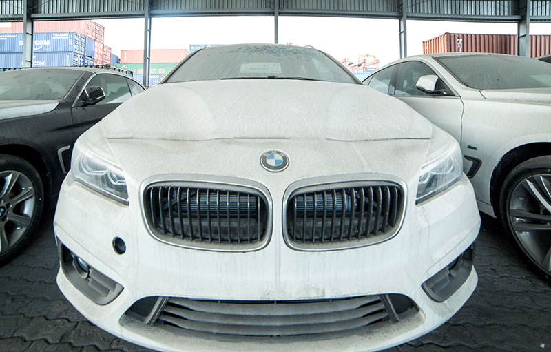 Cận cảnh dàn xe BMW hơn 3 triệu USD phủ bụi ở Sài Gòn